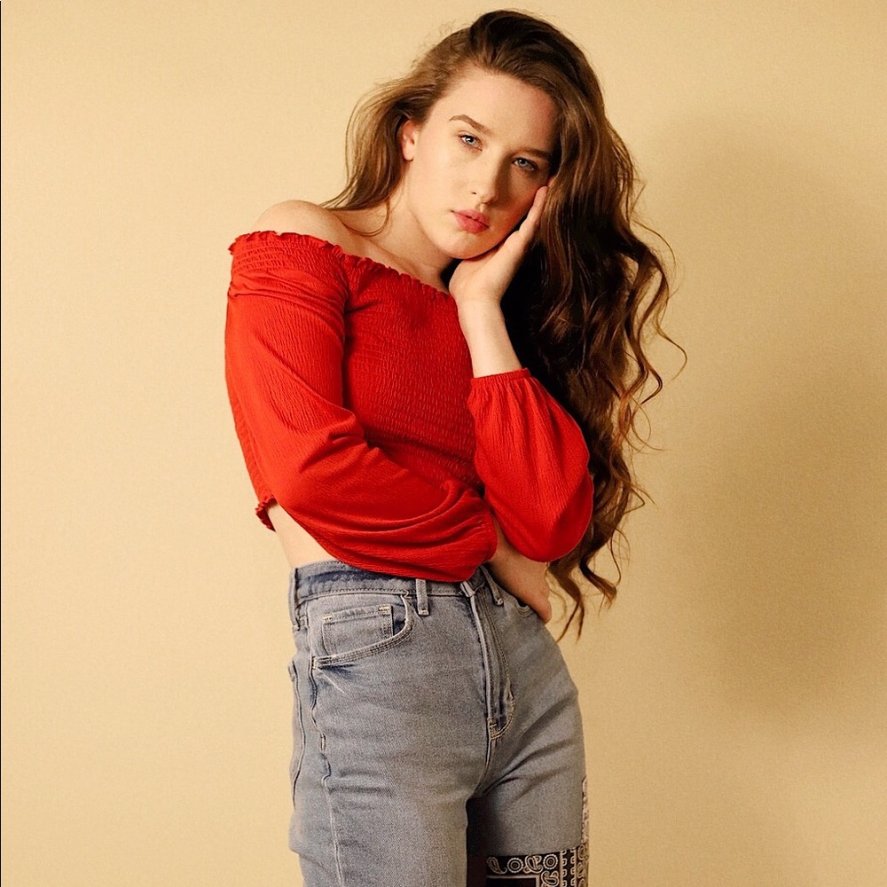 Beautiful, cherry red, long sleeve, summer crop top. 🍒